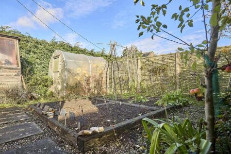 14 Heath View 27.jpg