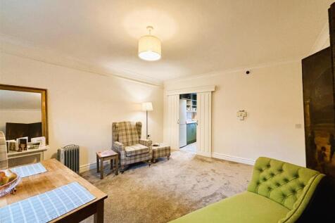 Living Room 3.jpg