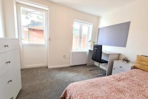 Room 1, Flat 1, The Forum