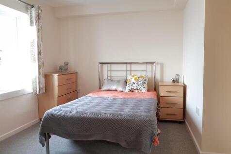 Room 1, Flat 9, The Forum