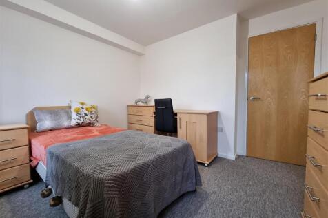 Room 1, Flat 14, The Forum