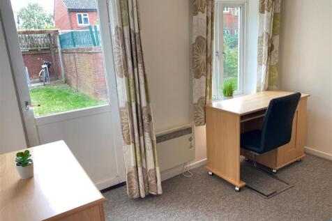 Room 1, Flat 30, The Forum