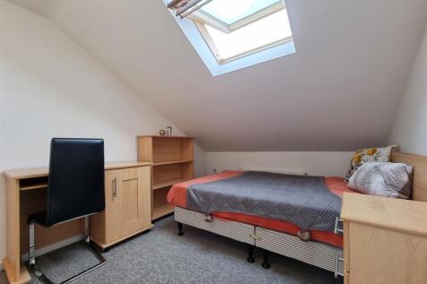 Room 5, Flat 15, The Forum