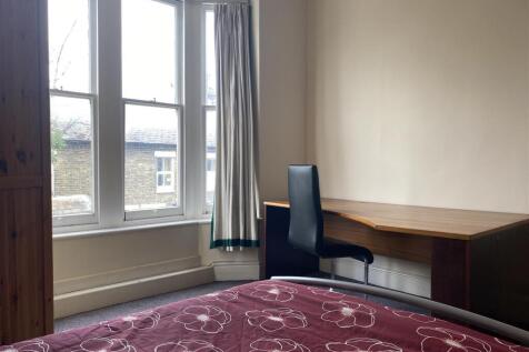 Bedroom 1 - 58a Mill Road.jpg