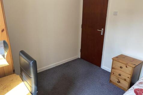 Bedroom 4b - 58a Mill Road.jpg