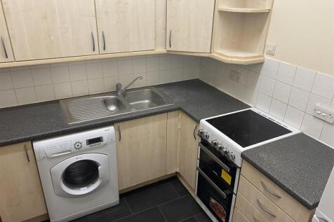 Kitchen b - 58a Mill Road.jpg