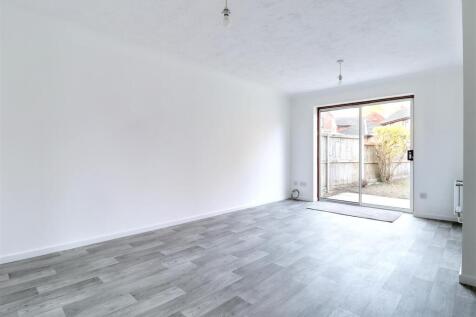 sitting/dining room
