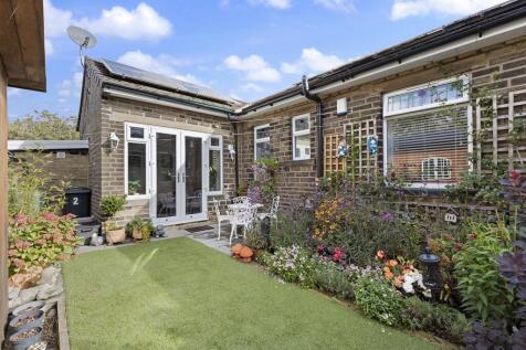 2 Linden Road, Elland 34_297.jpg