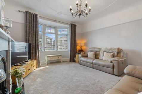 2 Linden Road, Elland 13_297.jpg