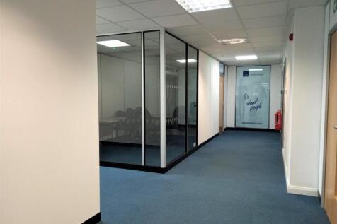 P222664_Southpoint House Crawley 6.jpg