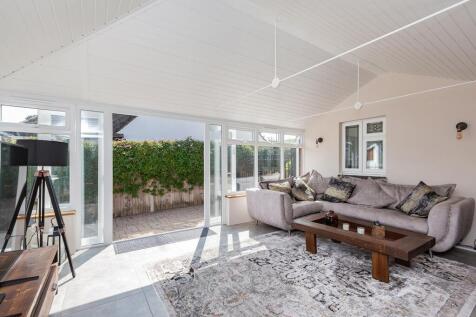 3 Merton Avenue-LR15.jpg