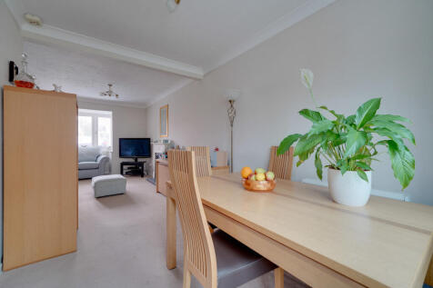 14 Kestrel Close,...