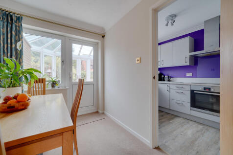 14 Kestrel Close,...