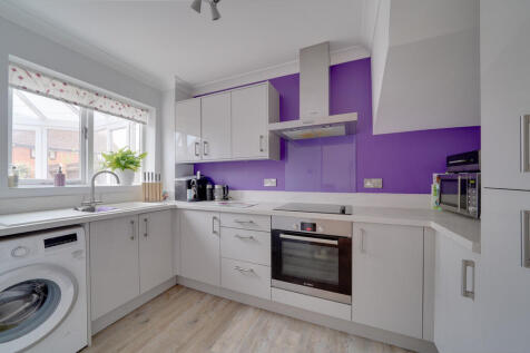 14 Kestrel Close,...