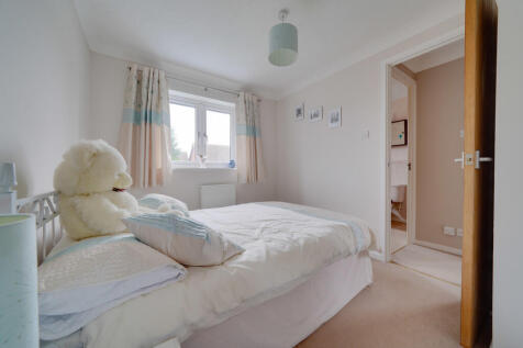 14 Kestrel Close,...