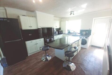 BREAKFASTING KITCHEN