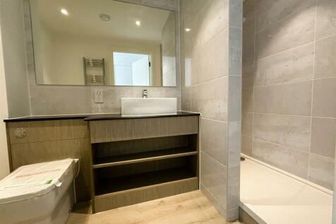 ensuite.JPG