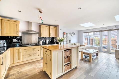 1355384768c985436efb2