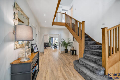 d1217edd-687f-46b...