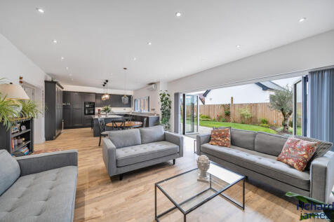 e0a967f1-ee33-4b6...