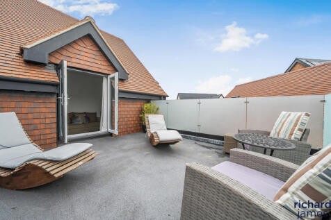 f7b77e47-cf7a-483...