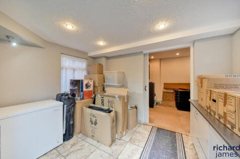 4a4c00868fdb42adb143b16730b57603