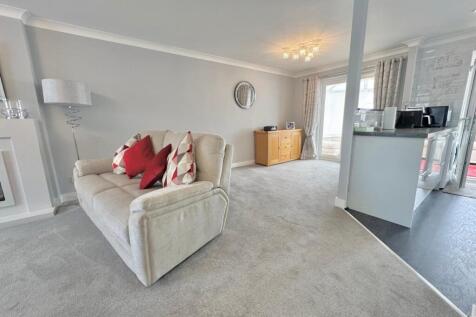 WhatsApp Image 2025-06-03 at 09.42.34 (1)