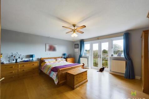 CAM01348G0-PR0573-STILL007.jpg