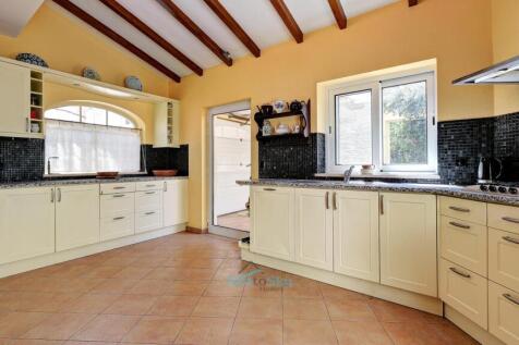fitted kitchen