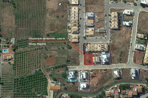 corner plot in upmarket suburb