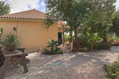 plenty of space to relax