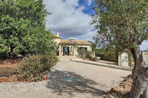 plenty of parking plus carport