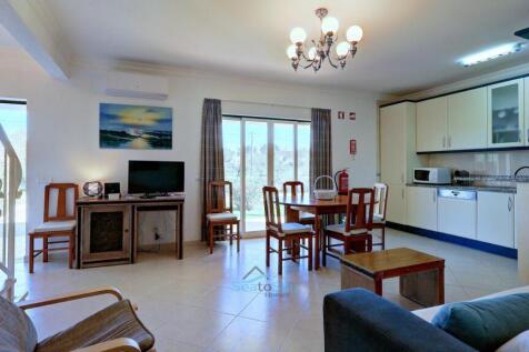 open plan lounge dining room