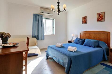 ground floor bedroom 1