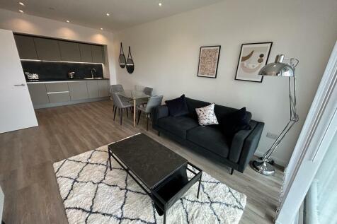 Living Room 2.jpeg