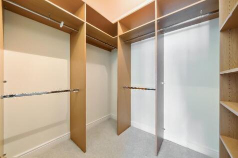 Walk-in Wardrobe