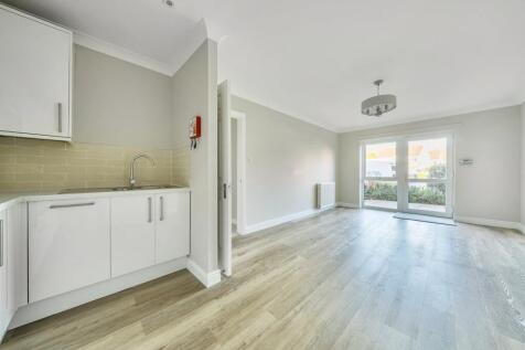 Living Room / Kitchen