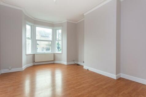 3 Bedroom Flats To Rent In East London Rightmove