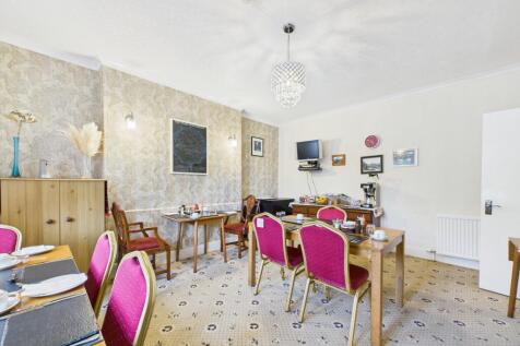 CAM03185G0-PR0036-STILL013