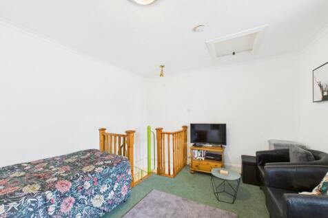 CAM03185G0-PR0093-STILL013