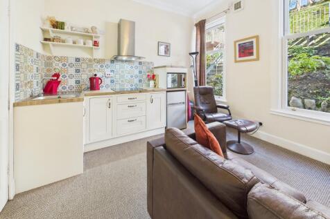 CAM03481G0-PR0093-STILL012