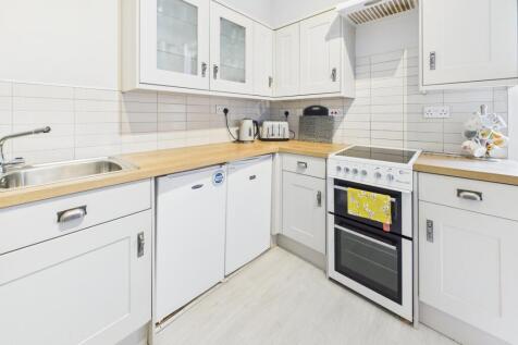 CAM03481G0-PR0093-STILL014