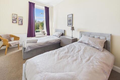 CAM03481G0-PR0093-STILL018