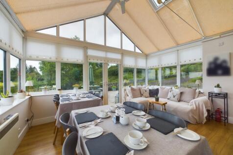 CAM03481G0-PR0044-STILL010