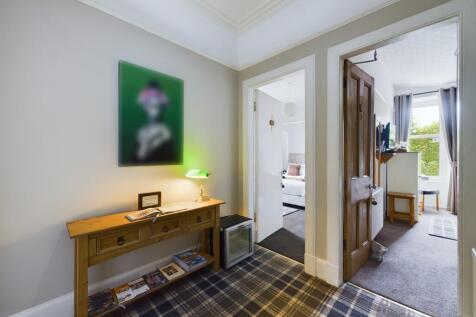 CAM03481G0-PR0044-STILL008