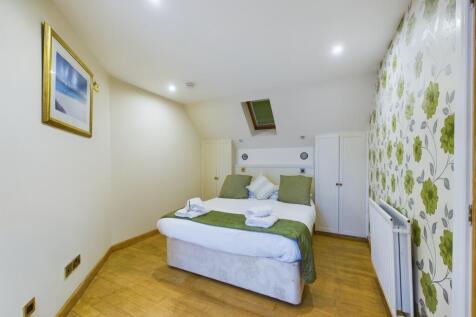 CAM03481G0-PR0021-STILL020