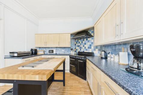 CAM03481G0-PR0108-STILL010