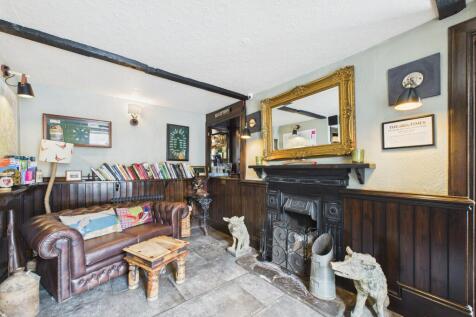 CAM03185G0-PR0114-STILL008