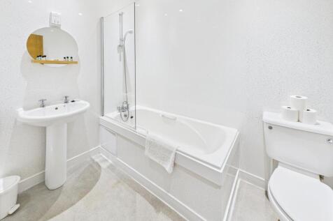 CAM03185G0-PR0114-STILL023