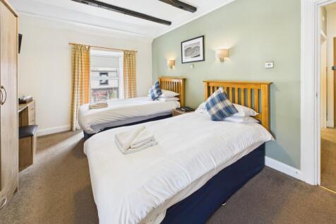 CAM03185G0-PR0114-STILL024